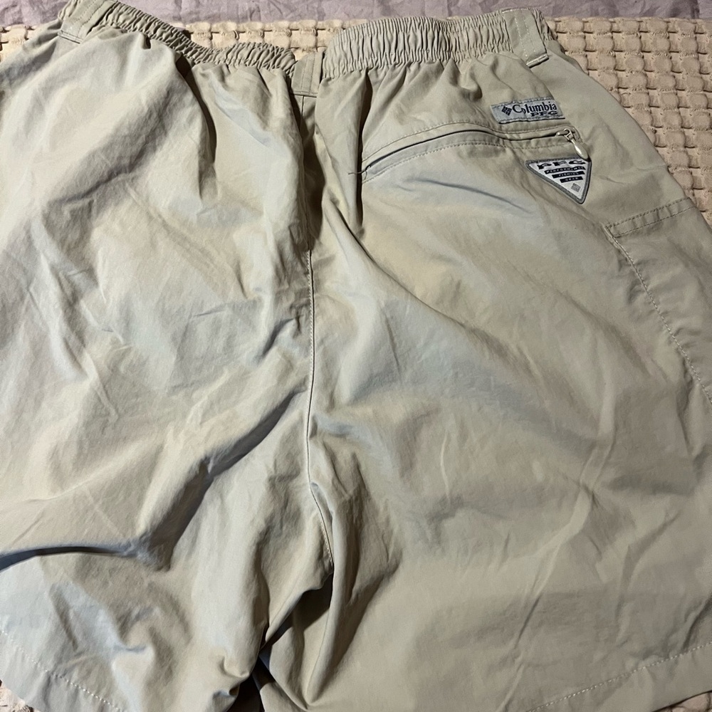 Columbia Men's Light Tan Athletic Shorts
